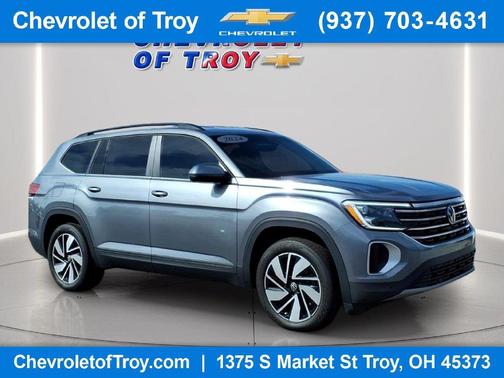 Platinum Gray Metallic 2024 Volkswagen Atlas 2.0T SE w/Technology