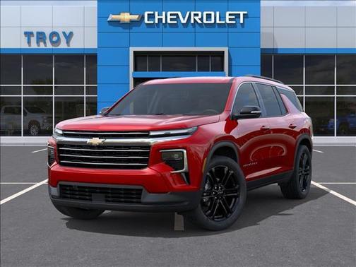Radiant Red Tintcoat 2026 Chevrolet Traverse LT