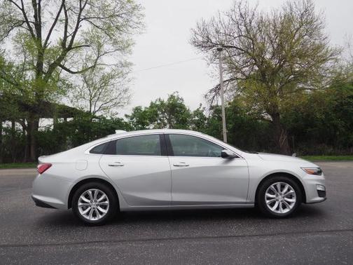 Photo 2 of 28 of 2020 Chevrolet Malibu LT