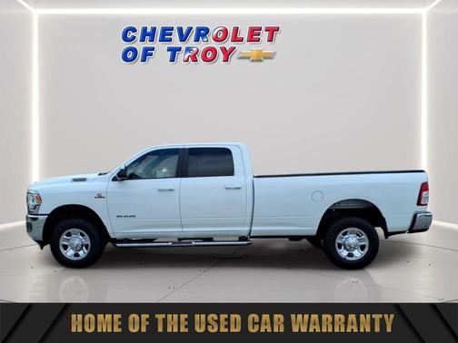 Bright White Clearcoat 2022 RAM 2500 Big Horn Crew Cab 4x4 8' Box