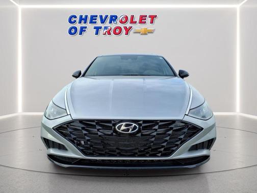 Shimmering Silver Pearl 2022 Hyundai SONATA SEL Plus