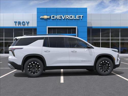 Polar White Tricoat 2027 Chevrolet Traverse AWD Z71