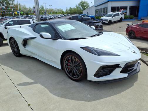 Arctic White 2026 Chevrolet Corvette Stingray w/1LT