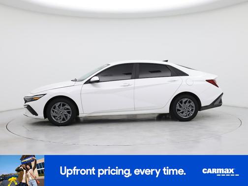 White 2024 Hyundai ELANTRA SEL