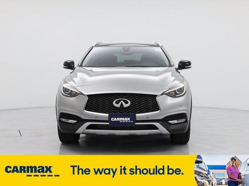 2017 INFINITI QX30 Premium