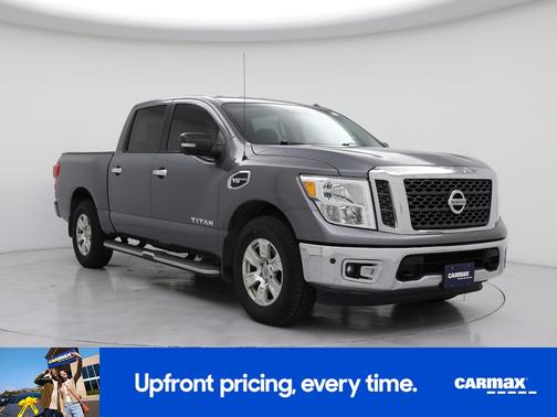 2017 Nissan Titan SV