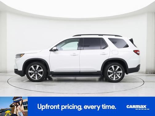 White 2024 Honda Pilot Touring