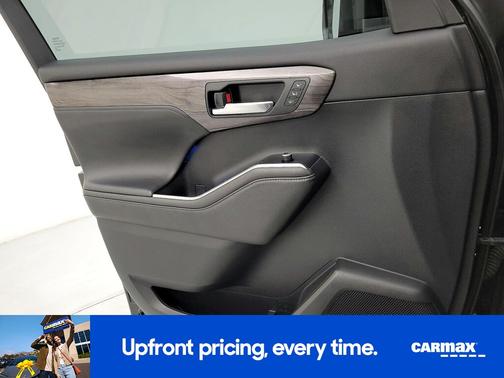 2021 Toyota Highlander Hybrid Platinum