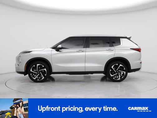 Silver 2024 Mitsubishi Outlander SE