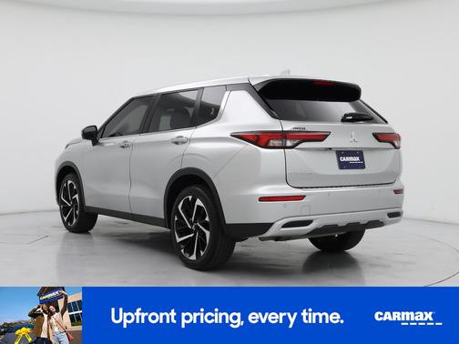 Silver 2024 Mitsubishi Outlander SE