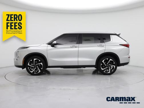 Silver 2024 Mitsubishi Outlander SE