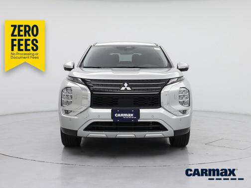 Silver 2024 Mitsubishi Outlander SE