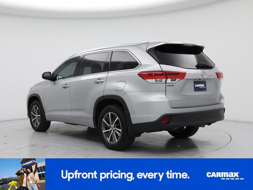 Gray 2018 Toyota Highlander XLE