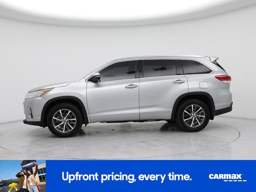Gray 2018 Toyota Highlander XLE