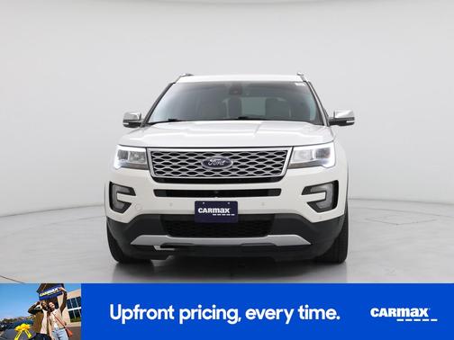 White 2017 Ford Explorer Platinum