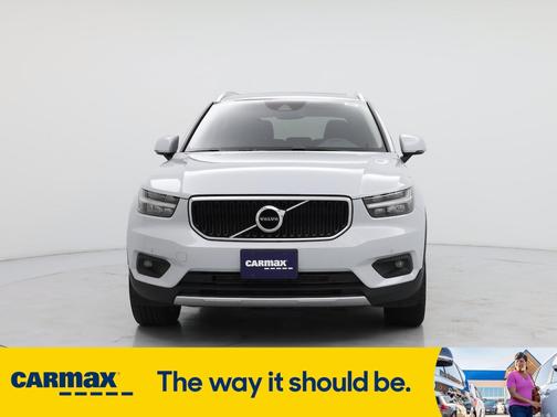 2021 Volvo XC40 T5 Momentum