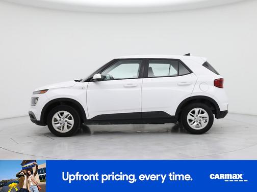 White 2021 Hyundai VENUE SE