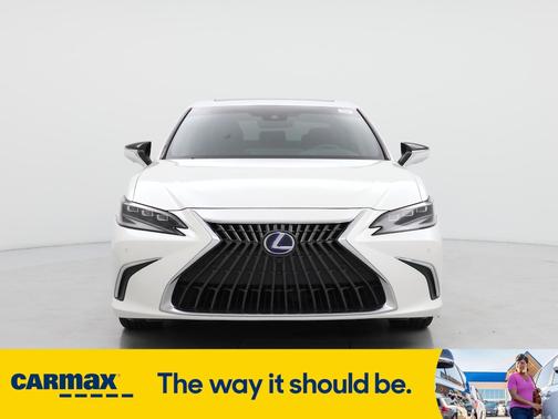 2022 Lexus ES 300h Luxury