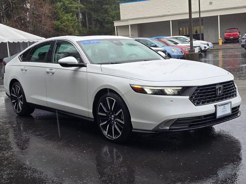 2025 Honda Accord Hybrid 