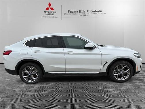 2023 BMW X4 xDrive30i