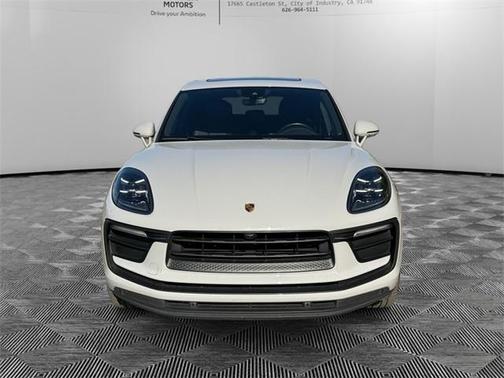 2022 Porsche Macan Base