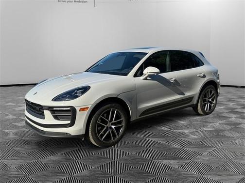 2022 Porsche Macan Base