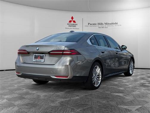 2024 BMW 530 i