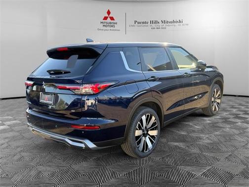 2026 Mitsubishi Outlander SE