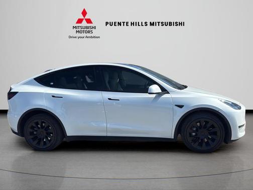 Pearl White Multi 2023 Tesla Model Y Long Range