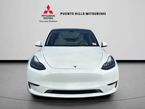 Pearl White Multi 2023 Tesla Model Y Long Range