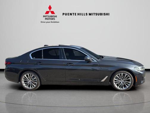 Dark Graphite Metallic 2022 BMW 530 i
