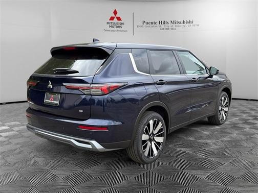 2025 Mitsubishi Outlander SE