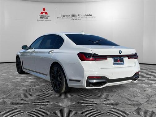 2022 BMW 740 i