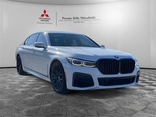 2022 BMW 740 i