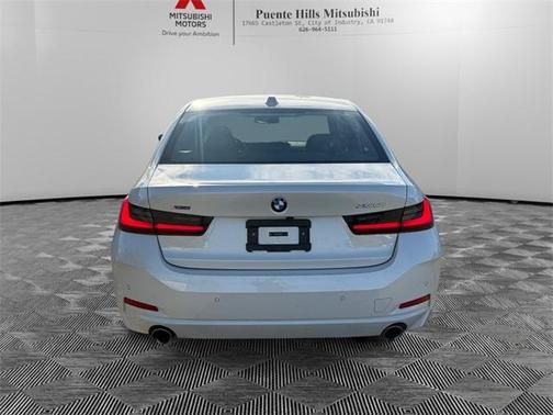 2024 BMW 330 i xDrive