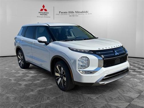 2025 Mitsubishi Outlander SE