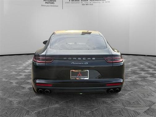 2018 Porsche Panamera 4S