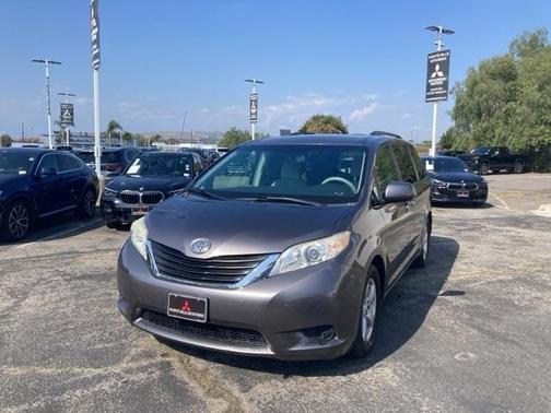2011 Toyota Sienna LE