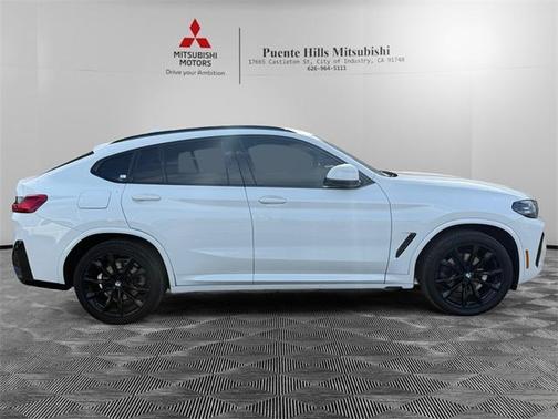 2023 BMW X4 xDrive30i