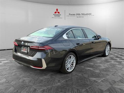 2025 BMW 530 i