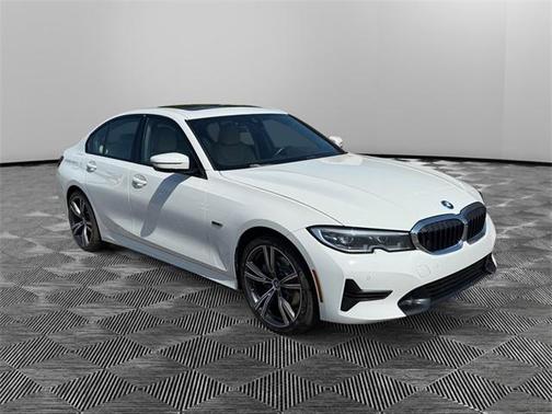 2022 BMW 330e 330e