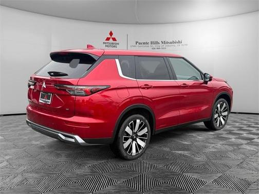 2026 Mitsubishi Outlander SE