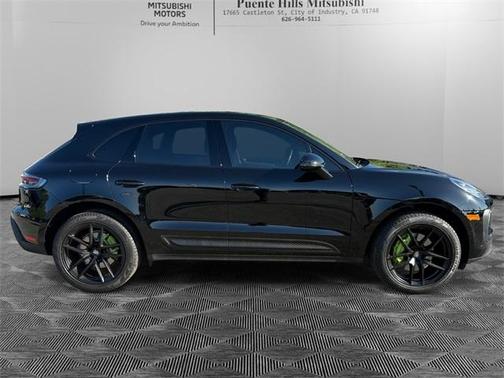 2023 Porsche Macan Base