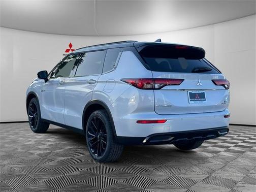 2025 Mitsubishi Outlander PHEV SEL Black Edition