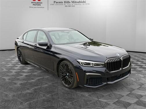 2022 BMW 740 i