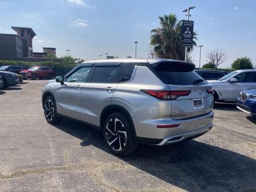 2022 Mitsubishi Outlander SE