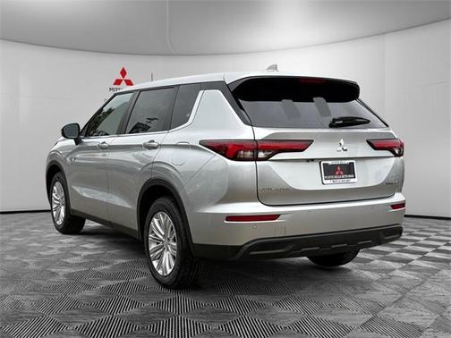 2025 Mitsubishi Outlander PHEV ES