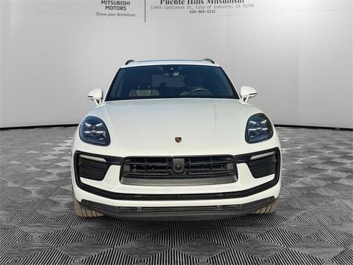 2023 Porsche Macan Base
