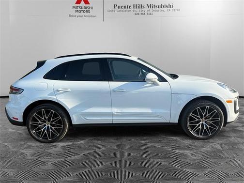 2023 Porsche Macan Base