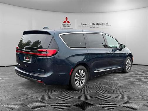 2022 Chrysler Pacifica Hybrid Limited